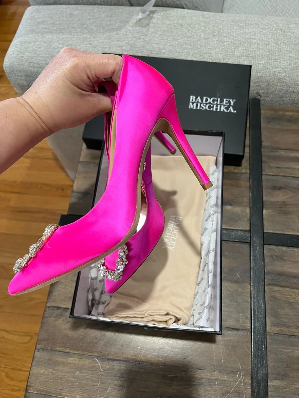 Badgley Mischka Hot Pink Satin Heels Pump Stiletto Pointed Toe Rhinestone Size 6